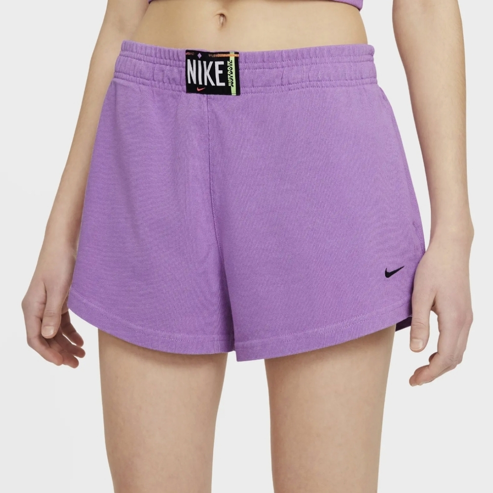 NWT Women's Plus size 1X Nike shorts